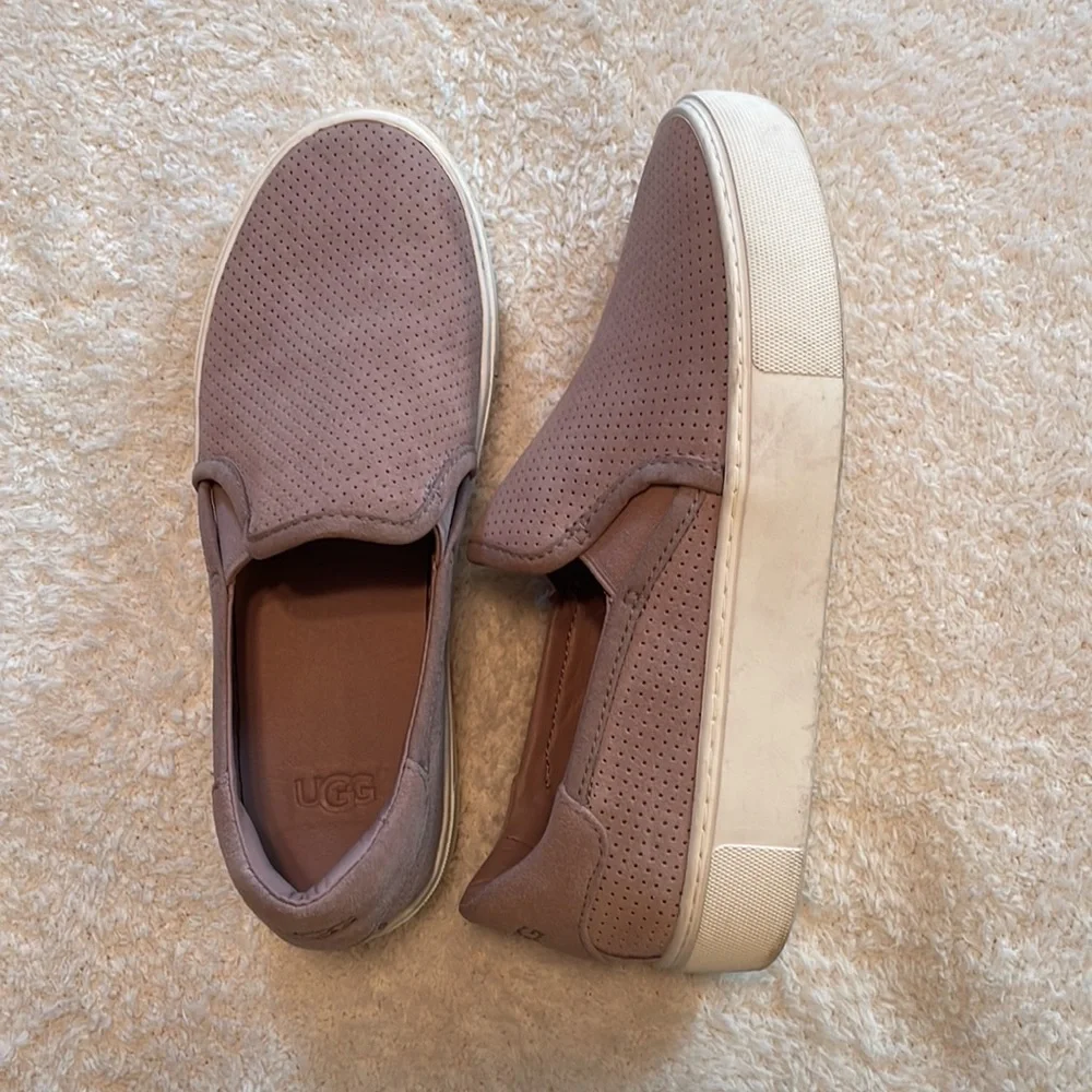 UGG Women's Slip-On Sneakers - Taupe‎ and Cream